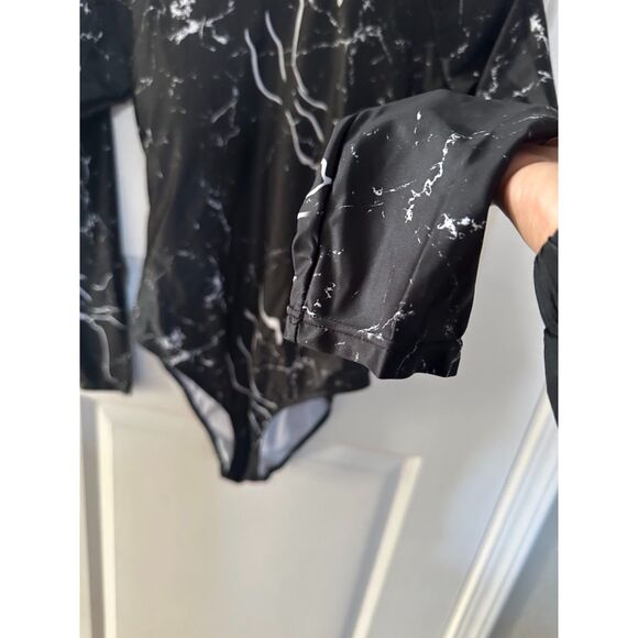 NWOT No Brand Marble Print Women's Long Sleeve Diving Style Swimsuit Size L - Picture 4 of 11